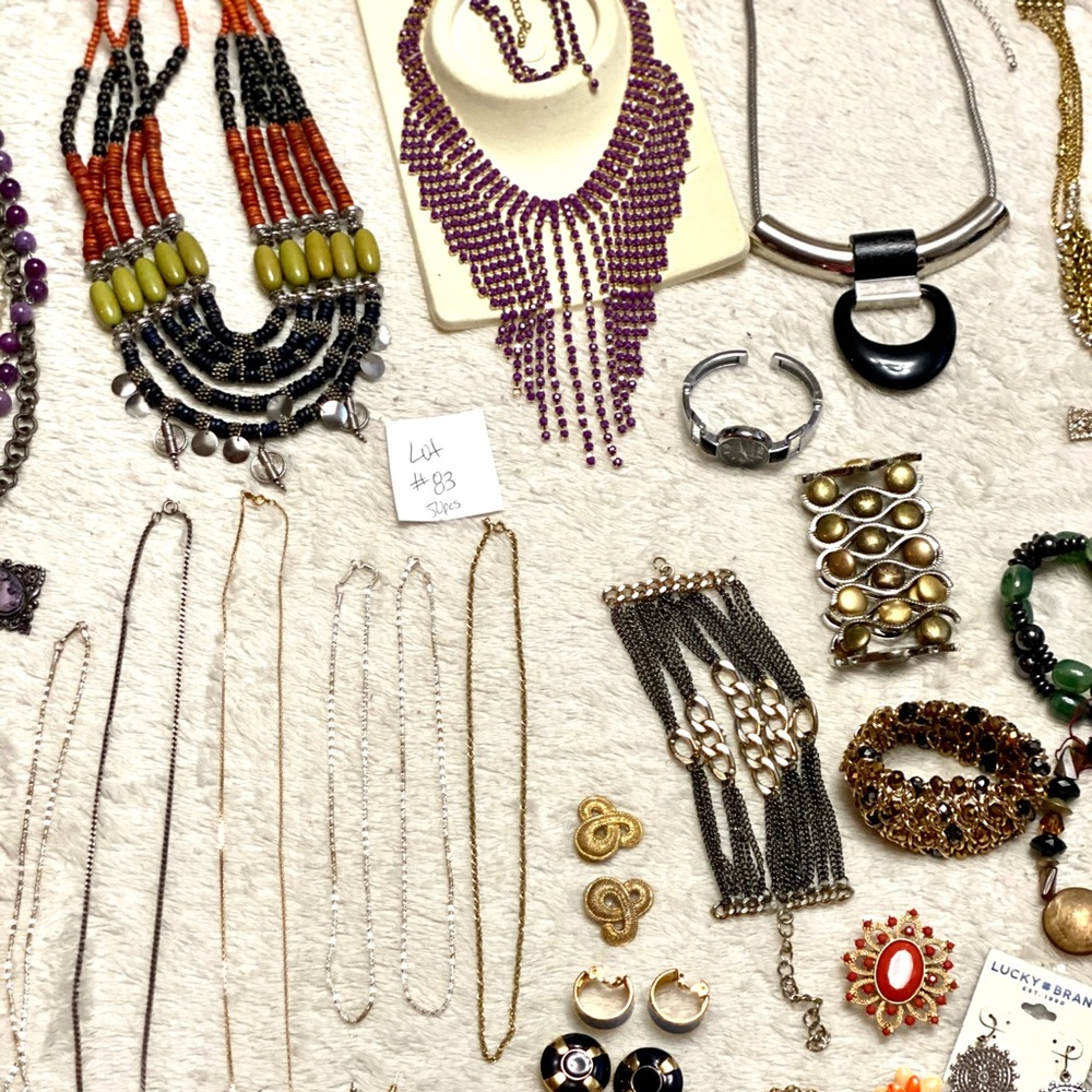 Lot of 50pcs Vintage to Now Jewelry - Picture 8 of 8